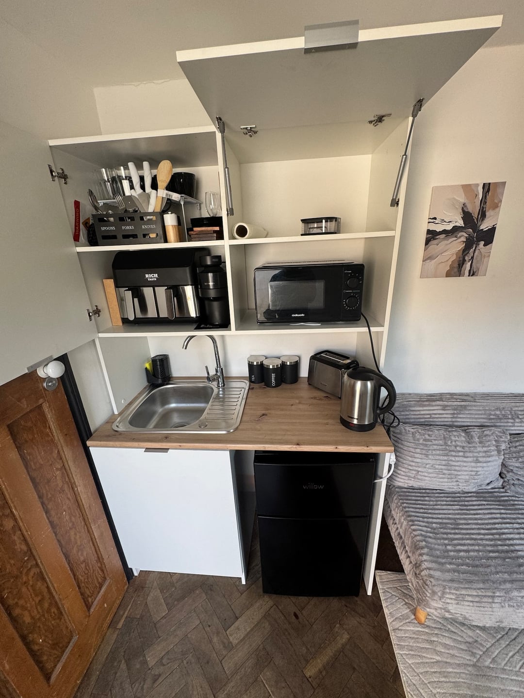 Stylish Private Coach House | Near Central London photo 9
