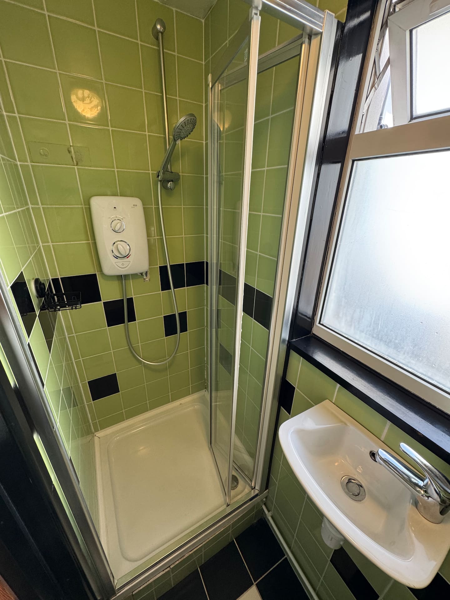 Stylish Private Coach House | Near Central London — property photo 7
