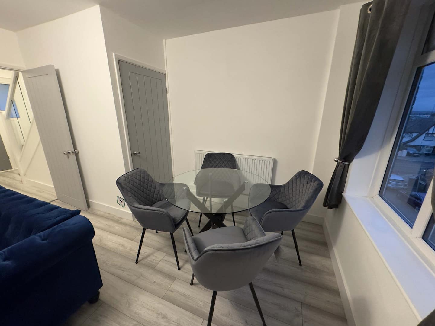 London Skyline Views | PS5 & Free Parking, 2 BR — property photo 3