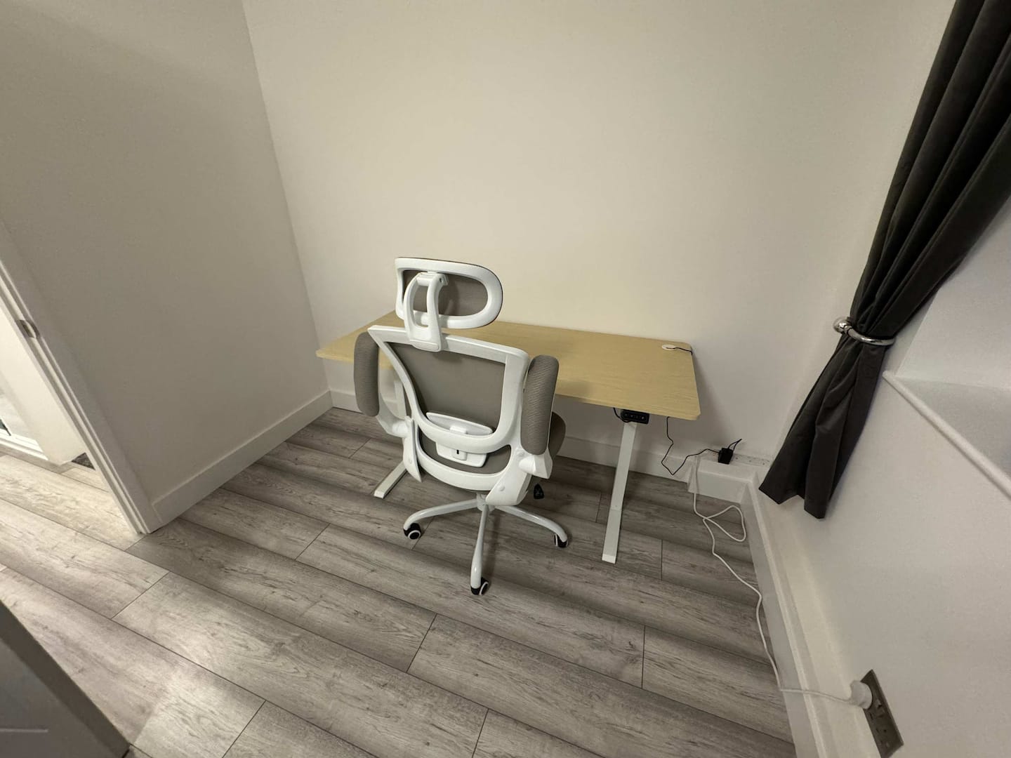London Skyline Views | PS5 & Free Parking, 2 BR — property photo 7